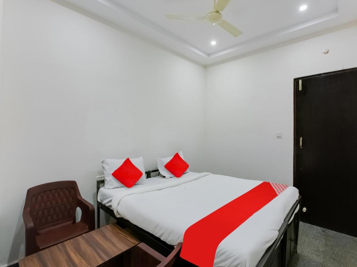 Hotel O Manjushree Boarding & Lodging Nearby Dr.Br Ambedkar Stadium Basveshwar Nagar Бенґалуру Екстер'єр фото