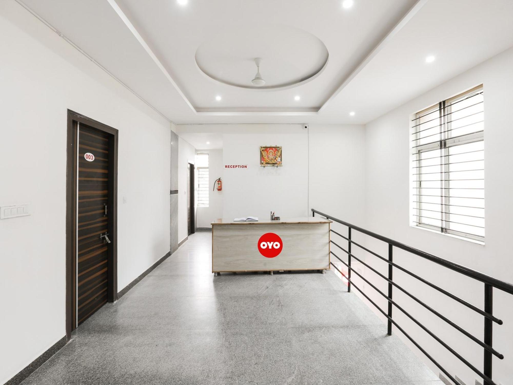 Hotel O Manjushree Boarding & Lodging Nearby Dr.Br Ambedkar Stadium Basveshwar Nagar Бенґалуру Екстер'єр фото