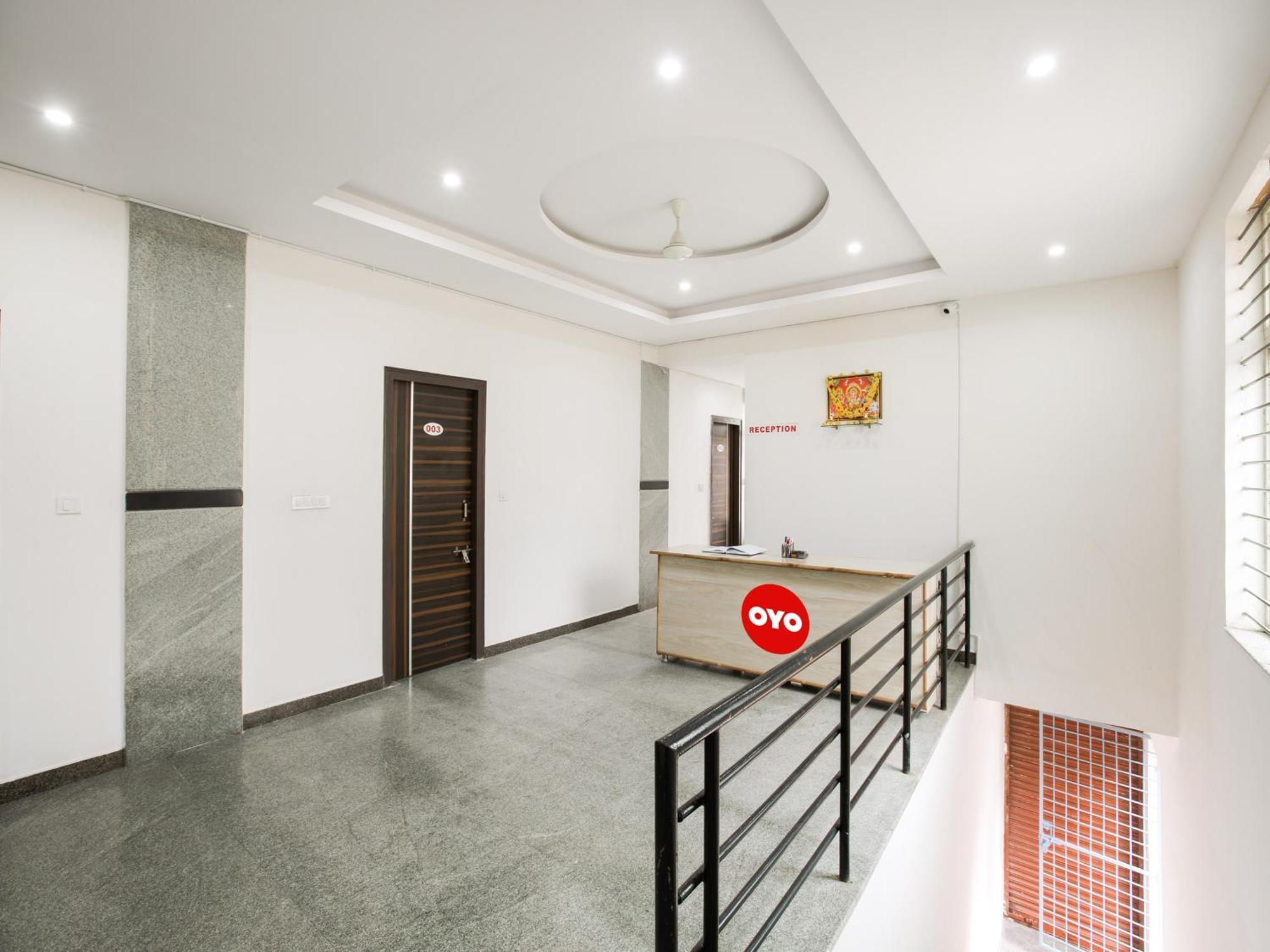 Hotel O Manjushree Boarding & Lodging Nearby Dr.Br Ambedkar Stadium Basveshwar Nagar Бенґалуру Екстер'єр фото