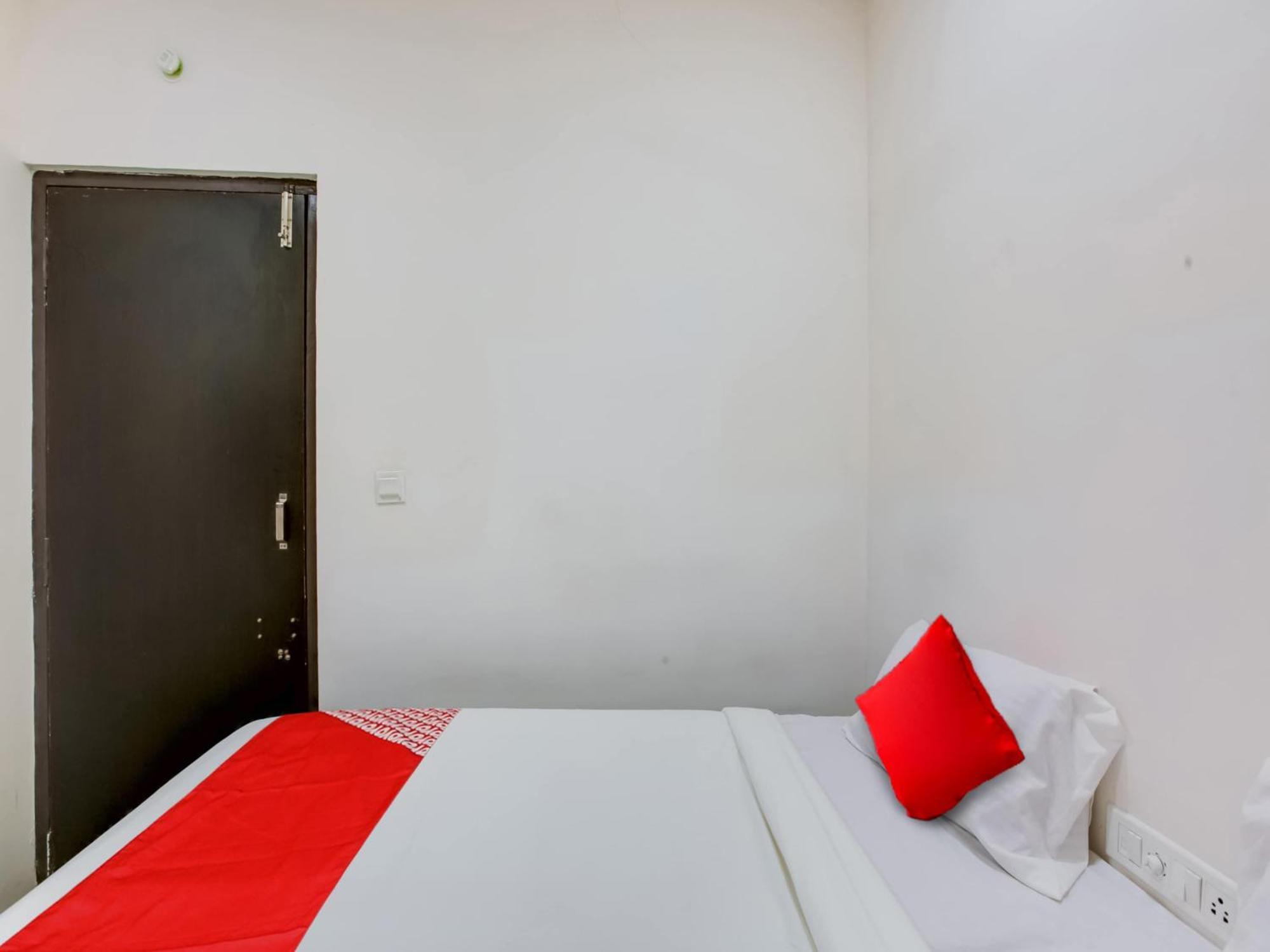 Hotel O Manjushree Boarding & Lodging Nearby Dr.Br Ambedkar Stadium Basveshwar Nagar Бенґалуру Екстер'єр фото