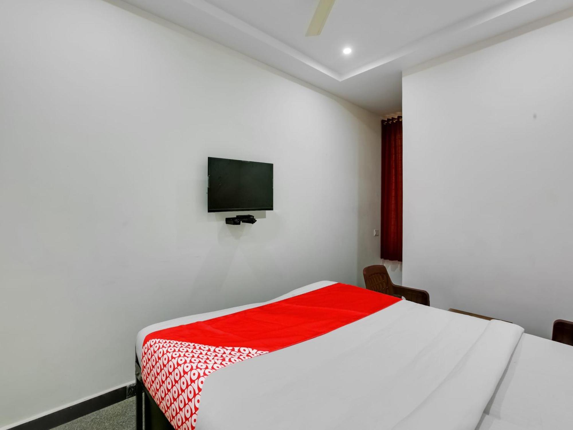 Hotel O Manjushree Boarding & Lodging Nearby Dr.Br Ambedkar Stadium Basveshwar Nagar Бенґалуру Екстер'єр фото