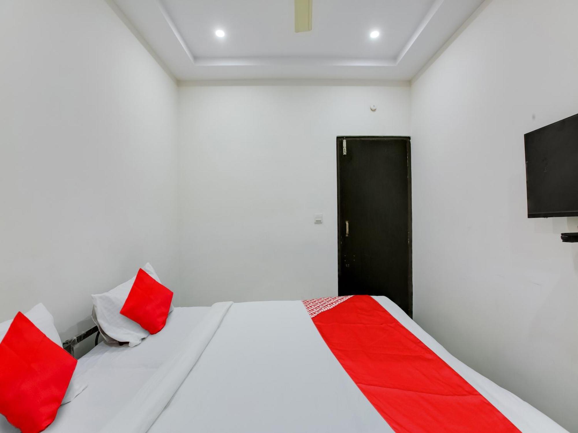 Hotel O Manjushree Boarding & Lodging Nearby Dr.Br Ambedkar Stadium Basveshwar Nagar Бенґалуру Екстер'єр фото